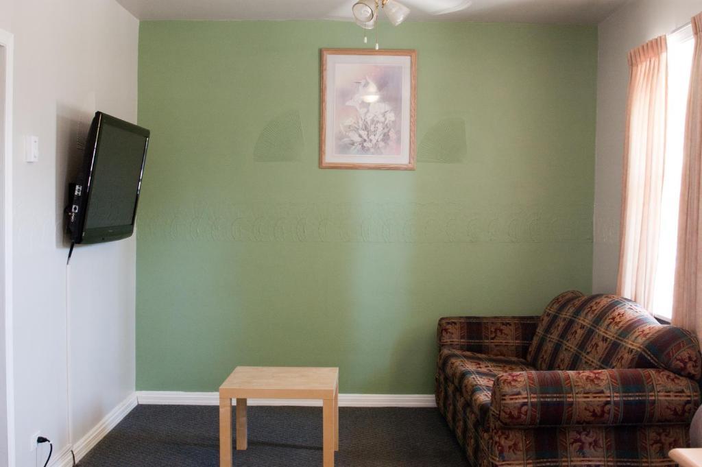 Boundary Motel Osoyoos Room photo
